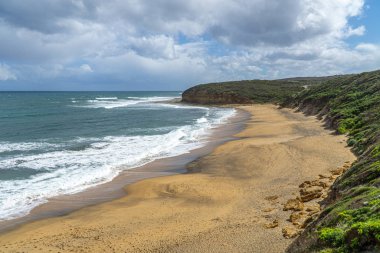 Bells Beach, Avustralya 'nın Victoria eyaletinde yer alan bir sahil kasabasıdır.