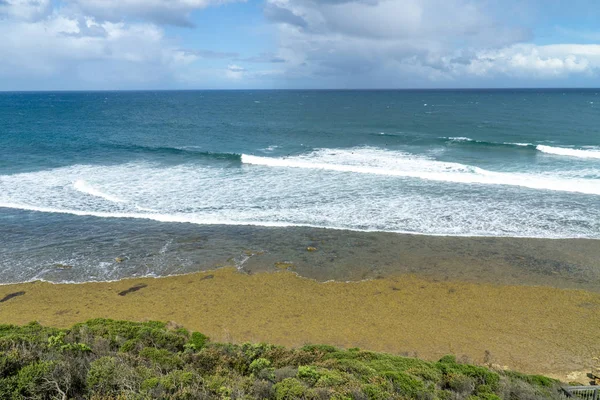 ベルビーチ（Bell Beach）は、オーストラリアのビクトリア州にある海岸沿いの町。 — ストック写真