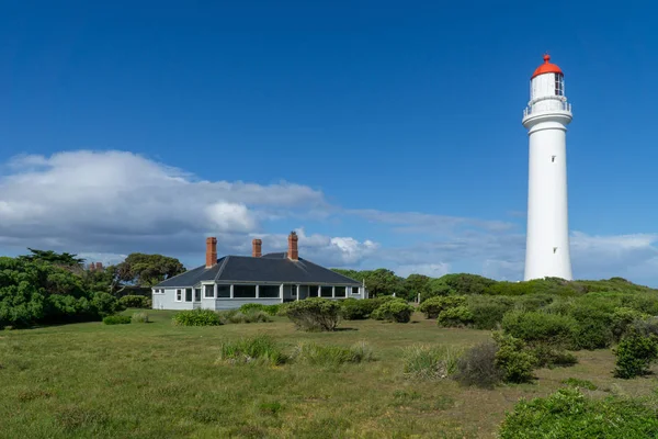 Split Point Lighthouse is a lighthouse close to Aireys Inlet — Stock Photo, Image