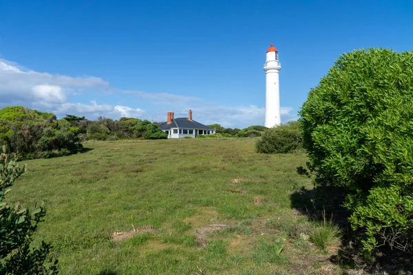 Split Point Lighthouse is a lighthouse close to Aireys Inlet — Stock Photo, Image