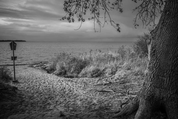 Dark clouds gather over the L��beck Bay on the Baltic Sea — Stock Photo, Image