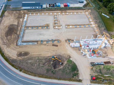 Fabrika bui 'sinin bulunduğu büyük bir inşaat alanının insansız hava aracı fotoğrafları.