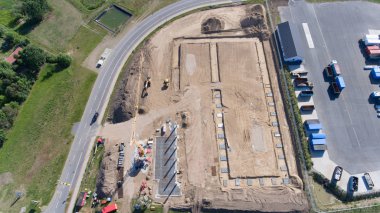 Fabrika bui 'sinin bulunduğu büyük bir inşaat alanının insansız hava aracı fotoğrafları.