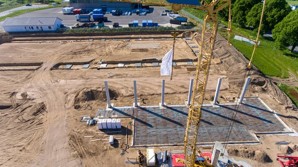 Fotografie dronů velkého staveniště, na kterém tovární bui — Stock fotografie