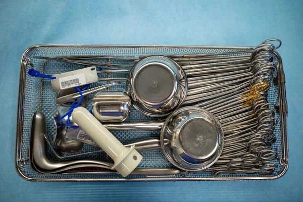 Een Gereinigde Gedesinfecteerde Instrumentenbak Voor Het Uitvoeren Van Een Hysterectomie — Stockfoto