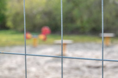 Corona krizi yüzünden oyun parkı kapandı.