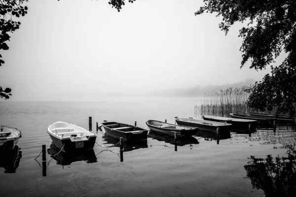 Small Rowboats Lie Shore Lake Fog — Stock Photo, Image