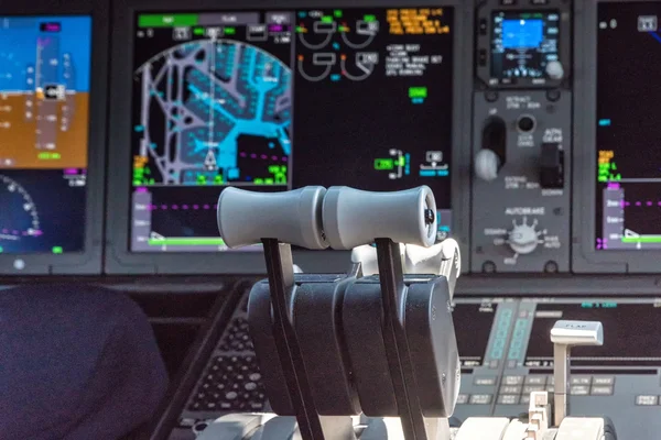 Close up van een vliegtuig Throttle — Stockfoto