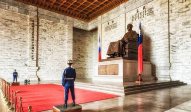Chiang Kai-shek Memorial Hall (Ulusal Tayvan demokrasi Memorial Hall) bir heykel Cumhurbaşkanı Chiang Kai-Şek içeren iç kasa.