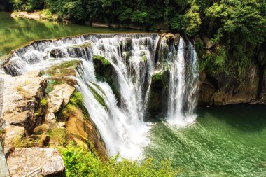 Shifen şelale manzara Shifen şelale Pingxi semtinde, New Taipei City, Tayvan, Keelung nehrin üst ulaşır üzerinde yer alan doğal bir şelale mı..