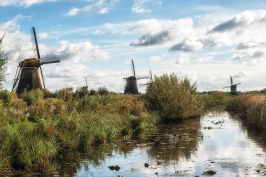 doğal yel değirmenleri ve kanal