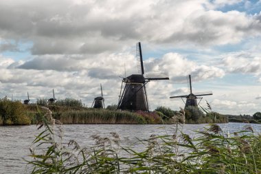 geleneksel Hollanda yel değirmenleri 