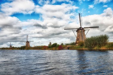 geleneksel Hollanda yel değirmenleri 