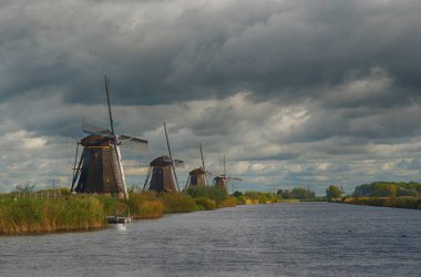 doğal yel değirmenleri ve kanal