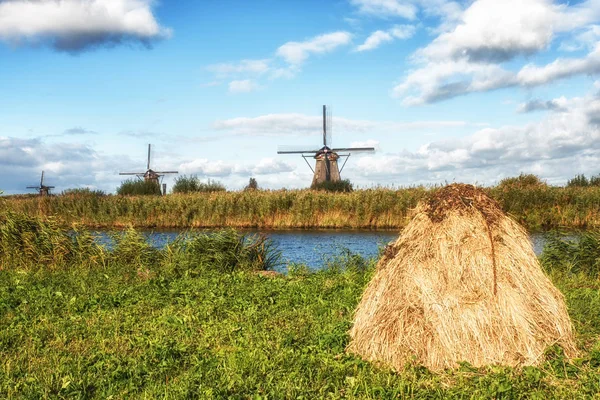 Yel değirmeni ve Haystacks