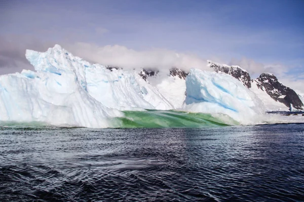 Antarktis Glaciär Med Håligheter Vacker Vinter Bakgrund Antarktis — Stockfoto