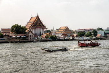 Bangkok, Tayland - Aralık 01th: ve bir görünümünü Chao Phraya Nehri'nin güney Bangkok, Tayland