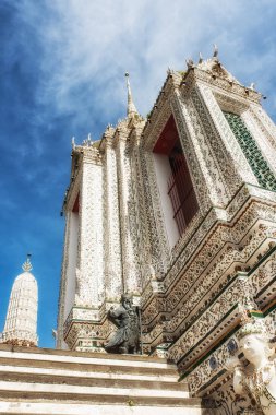 WAT arun şafak Tapınağı