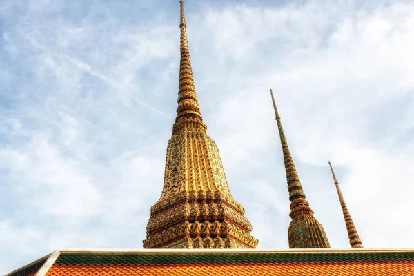 Bonitas Chedis Inspiradas Que Abrigam Cinzas Pessoas Reais Wat Pho — Fotografia de Stock