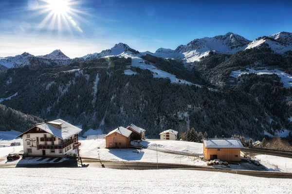 オーストリア フォアアールベルク州は 冬の近くのゲストハウス — ストック写真