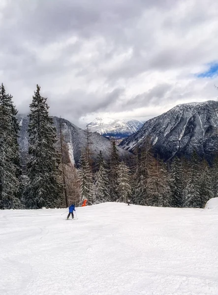 Skifahren Den Österreichischen Alpen — Stockfoto