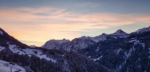 Pôr do sol sobre os Alpes Europeus — Fotografia de Stock