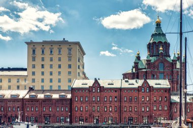 Bir gemi ve Uspenski Katedrali'ne