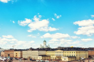 Çatıları ve Helsinki Katedrali üzerinden bir görünüm