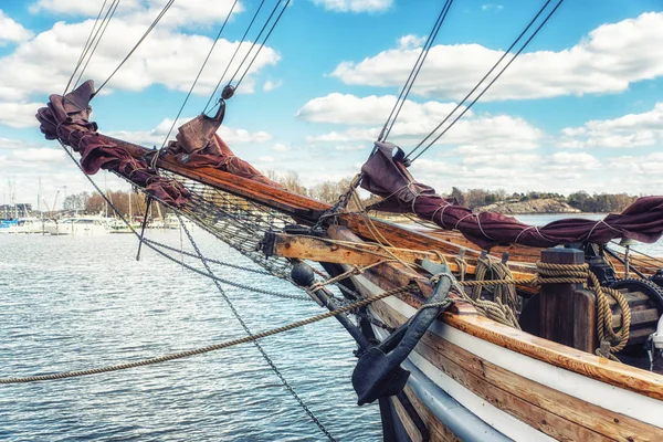 Holzsegelschiff Bugspriet — Stockfoto