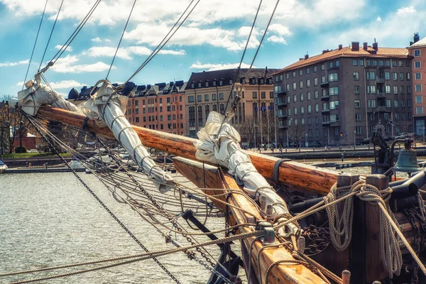 Veleiros navios à vela na doca, Helsínquia, Finlândia — Fotografia de Stock