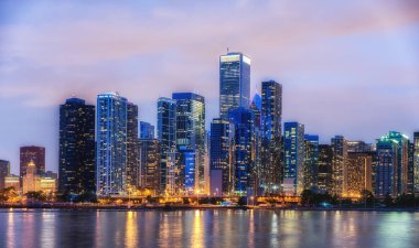 Michigan Gölü boyunca gökdelenler