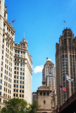 Wrigley Binası ve Tribune Kulesi