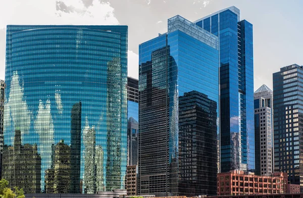 Wolkenkrabbers van de skyline van Chicago — Stockfoto