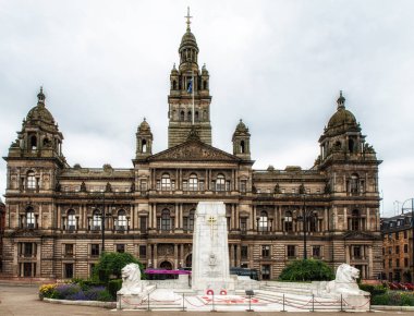 Şehir Chambers ve kenotaph George Square, Glasgow.
