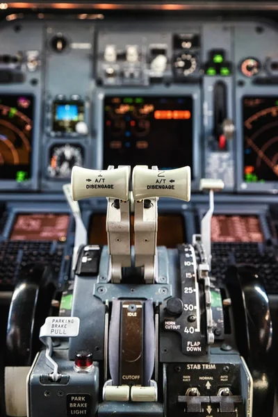 Pilótafülke részletes, légi fojtószelep — Stock Fotó