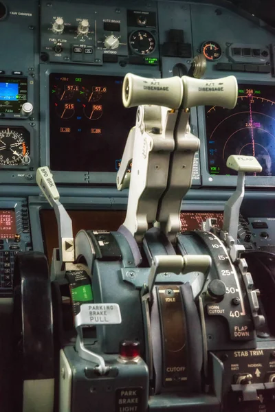 Pilótafülke részletes, légi fojtószelep — Stock Fotó