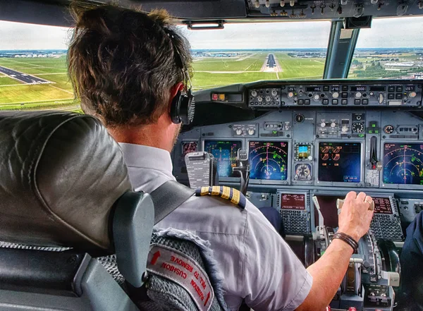 Pilotos en el trabajo —  Fotos de Stock