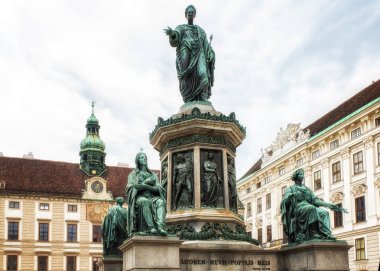 Ben bir Roma İmparatoru giyinmiş Francis bronz heykeli