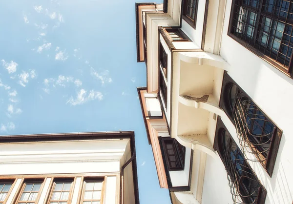 Casas en el casco antiguo de Ohrid en Macedonia . — Foto de Stock