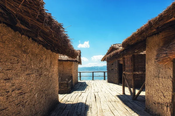 Asentamiento prehistórico de Palafitte Plocha Mikov Grad, Lago Ohrid — Foto de Stock