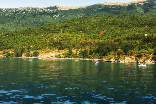 Ciclismo de barco no lago Ohrid — Fotografia de Stock