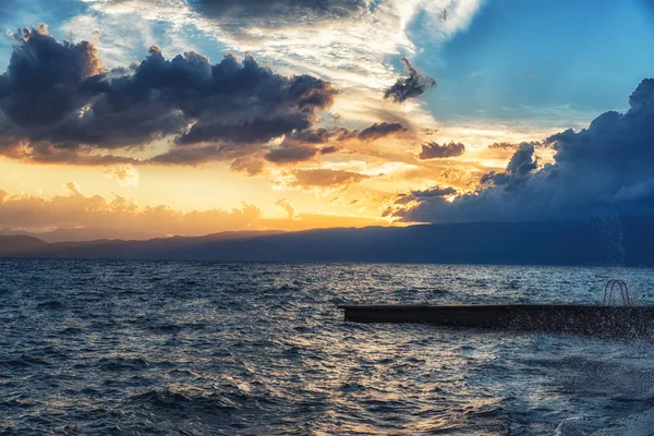 Захід сонця над озеро Охрід, Македонія — стокове фото