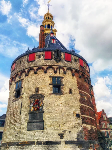 Historische toren en steiger in het centrum van Hoorn — Stockfoto