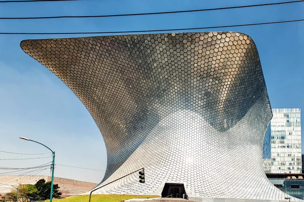 El moderno museo de arte Soumaya en la Ciudad de México —  Fotos de Stock