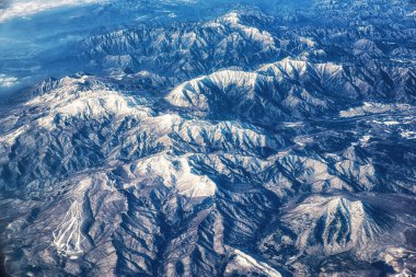 Tateyama dağ silsilesi, yüksek irtifa görüldüğü gibi