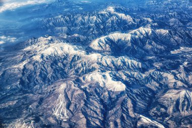 Tateyama dağ silsilesi, yüksek irtifa görüldüğü gibi