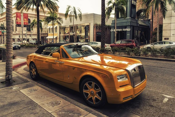 Los Angeles, Ca, Amerika Birleşik Devletleri - 02 Şubat 2018: Rolls Royce Phantom Beverly Hills Los Angeles California ABD