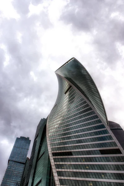 Moderne architectuur wolkenkrabbers en kantoorgebouw torens van In — Stockfoto