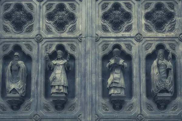 Statyer av Moskva Kristus Frälsaren (Frälsare) katedralen — Stockfoto