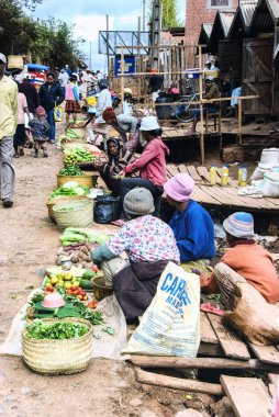 Ulusal 7, yerel pazar